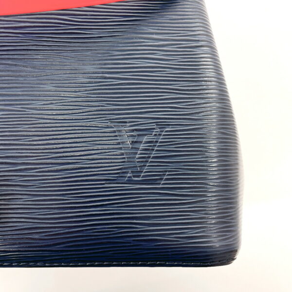 f3113081 11 Louis Vuitton Neonoe Shoulder Bag Epi Leather Navy