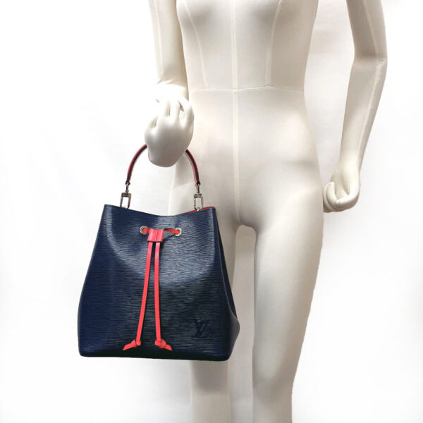 f3113081 12 Louis Vuitton Neonoe Shoulder Bag Epi Leather Navy