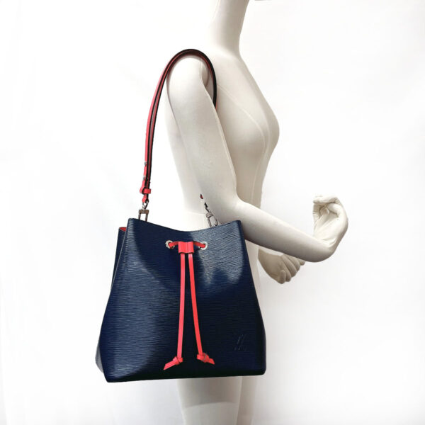 f3113081 13 Louis Vuitton Neonoe Shoulder Bag Epi Leather Navy