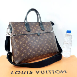 f4034325 2 Louis Vuitton Epi Leather Blair GM 2way Shoulder Handbag Black