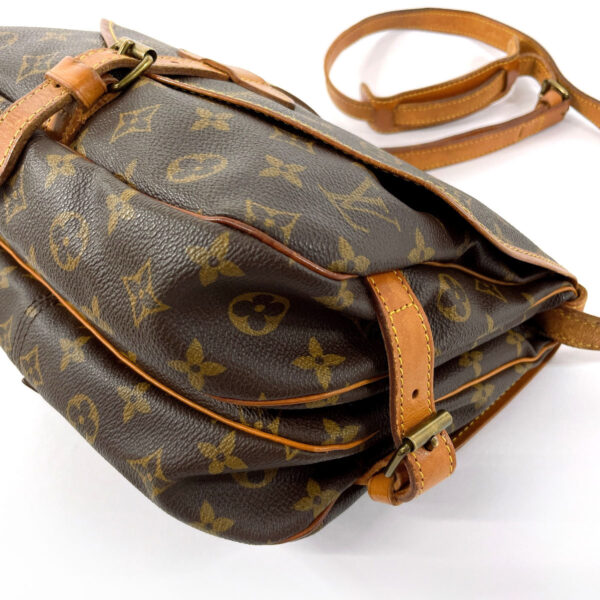 f4075237 6 Louis Vuitton Saumur 30 Shoulder Bag Monogram Brown