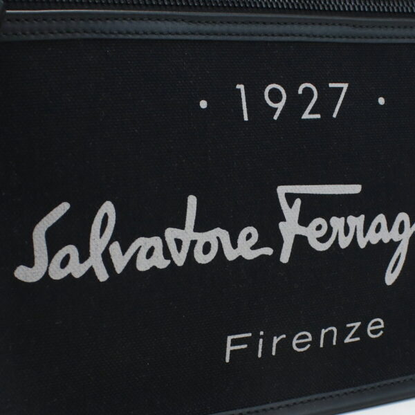 fer24 0971011 2 Ferragamo Clutch Bag Nero Black