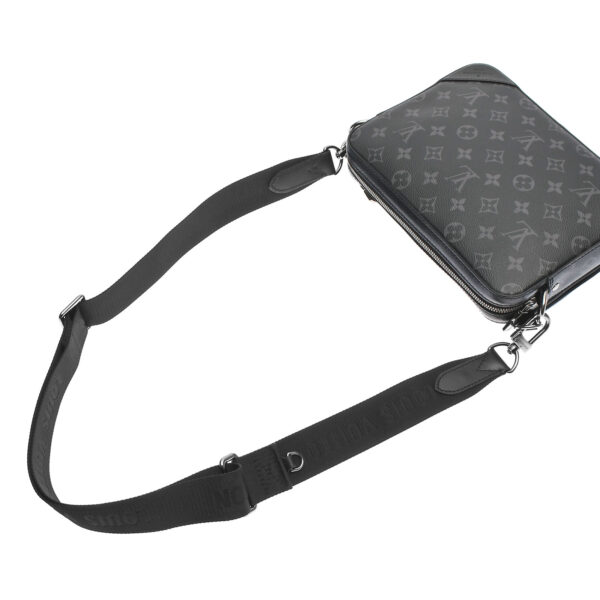 ik 00 0436981 02 Louis Vuitton Trio Messenger Eclipse Reverse Messenger Bag