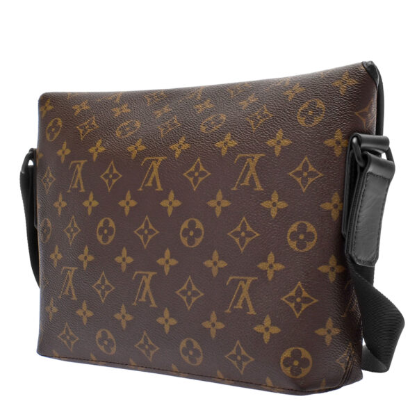 ik 00 0439739 01 Louis Vuitton Monogram Macassar Magnetic Messenger Shoulder Bag