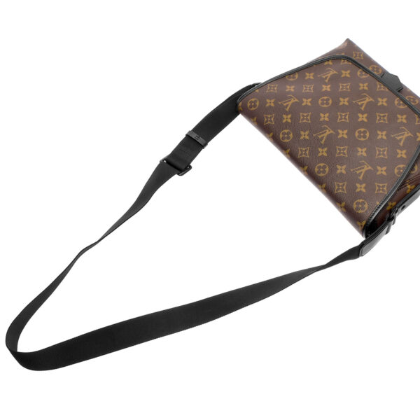 ik 00 0439739 02 Louis Vuitton Monogram Macassar Magnetic Messenger Shoulder Bag