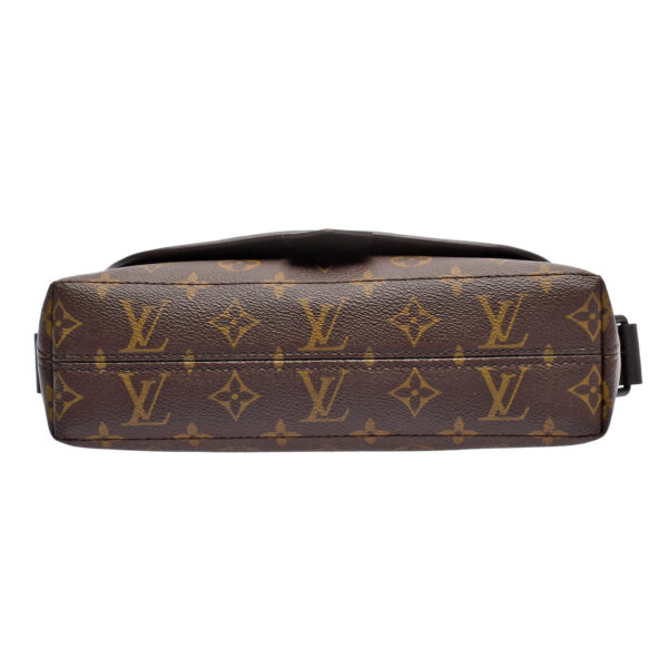 ik 00 0439739 03 Louis Vuitton Monogram Macassar Magnetic Messenger Shoulder Bag