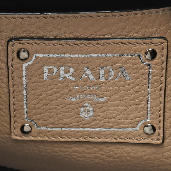 ik 00 0439747 014 Prada Handbag Leather Camel