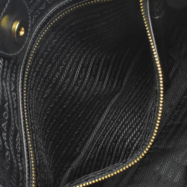 ik 00 0439768 05 Prada Tote Bag Jacquard Black