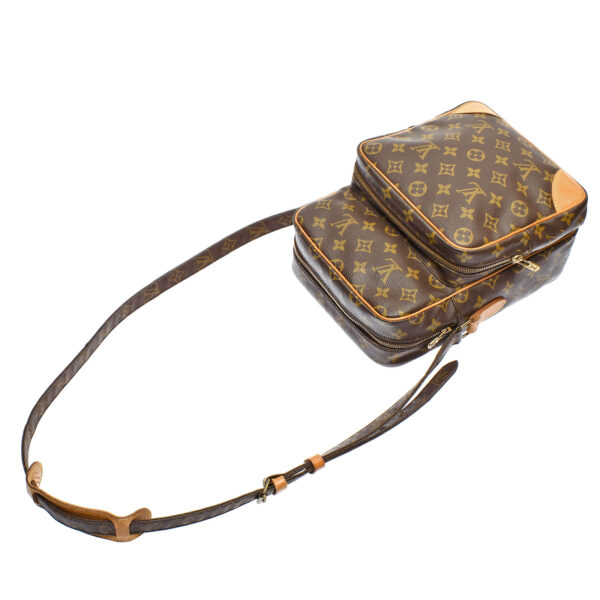 ik 00 0440066 02 Louis Vuitton Monogram Amazon GM Shoulder Bag