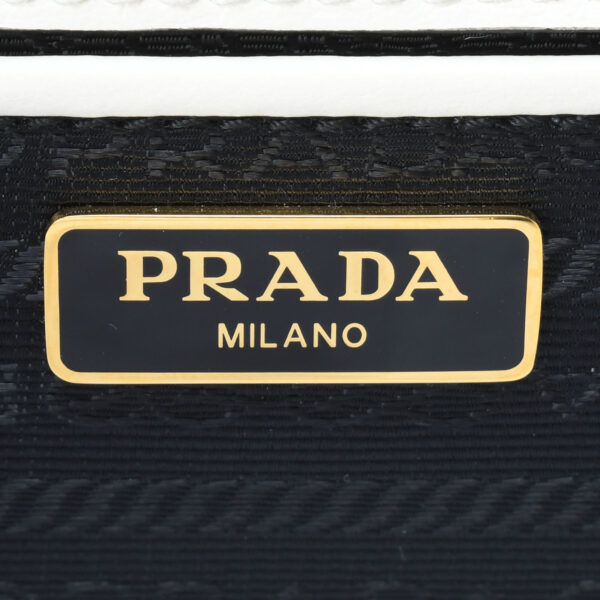 ik 00 0453094 011 Prada Patina Chain Shoulder Bag Saffiano Leather White