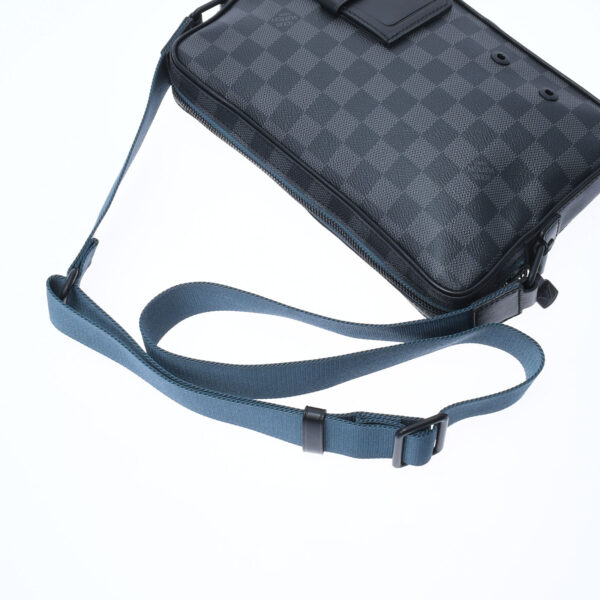 ik 00 0453171 3 Louis Vuitton Damier Graphite Alpha Messenger Shoulder Bag Black