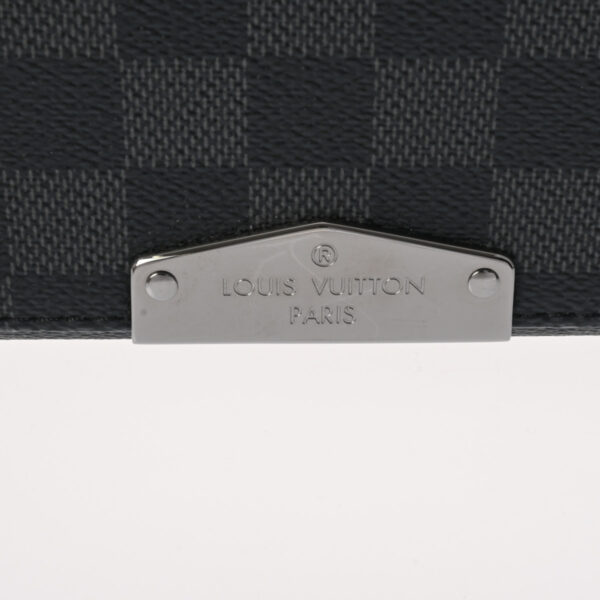 ik 00 0546896 9 Louis Vuitton Damier District PM Shoulder Bag Gray Black