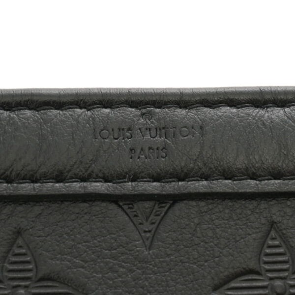 ik 00 0611066 12 Louis Vuitton Monogram Shadow Christopher Wearable Wallet Black