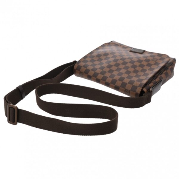 ik 00 0619865 4 Louis Vuitton District PM Shoulder Bag Damier Brown