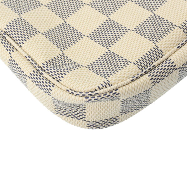 ik 00 0621724 6 Louis Vuitton Mini Pochette Accessoire Damier Azur White