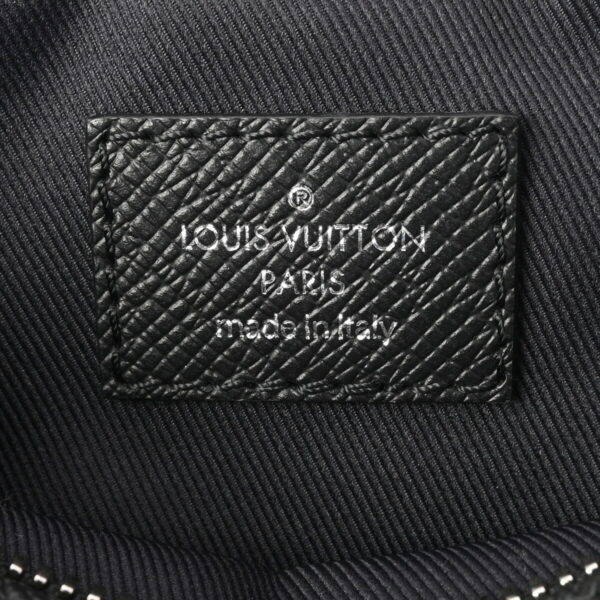 ik 00 0623467 13 Louis Vuitton Bum Bag Taigarama Leather Noir