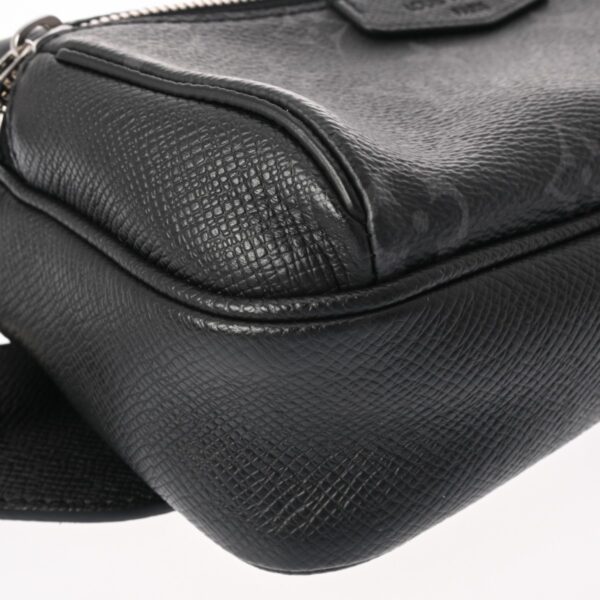 ik 00 0623467 6 Louis Vuitton Bum Bag Taigarama Leather Noir