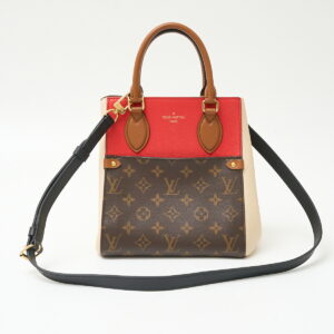 imgrc0083046407 Louis Vuitton OnTheGo PM Tote Bag Monogram Brown