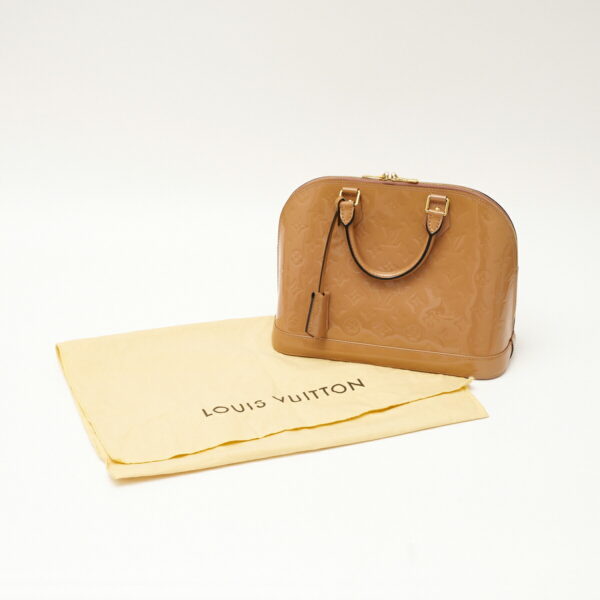 imgrc0083086858 Louis Vuitton Alma PM Vernis Patent Leather Beige