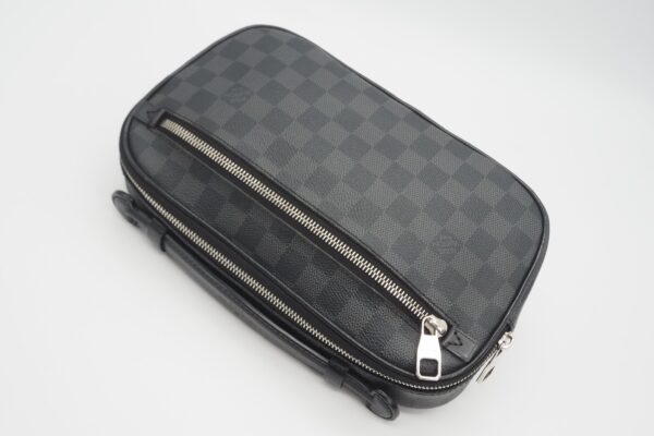 imgrc0084955626 Louis Vuitton Damier Graphite Umbrella Body Bag Black Gray