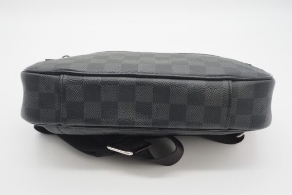 imgrc0084955636 Louis Vuitton Damier Graphite Umbrella Body Bag Black Gray