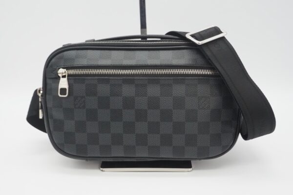 imgrc0084955646 Louis Vuitton Damier Graphite Umbrella Body Bag Black Gray