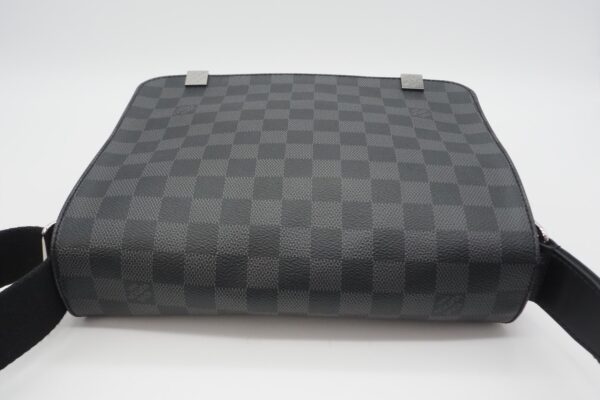 imgrc0088028602 Louis Vuitton Damier Graphite District PM Shoulder Bag Black Gray