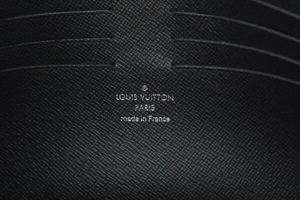 imgrc0088043389 Louis Vuitton Pochette Kasai Taiga Bag Black