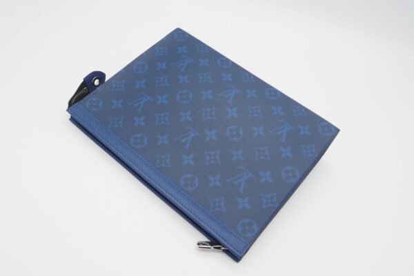 imgrc0088043449 Louis Vuitton Taigarama Pochette Voyage MM Clutch Bag Cobalt Blue