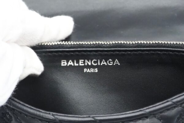 imgrc0088938218 Balenciaga BB Round Chain Leather Shoulder Bag Black