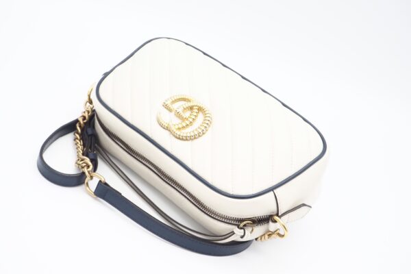 imgrc0089248749 Gucci GG Marmont Quilted Shoulder Bag White Navy Leather