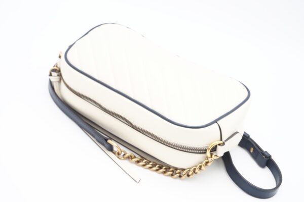 imgrc0089248750 Gucci GG Marmont Quilted Shoulder Bag White Navy Leather