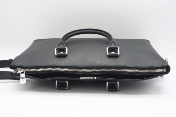 imgrc0094155524 Louis Vuitton Taiga Anton Briefcase Black