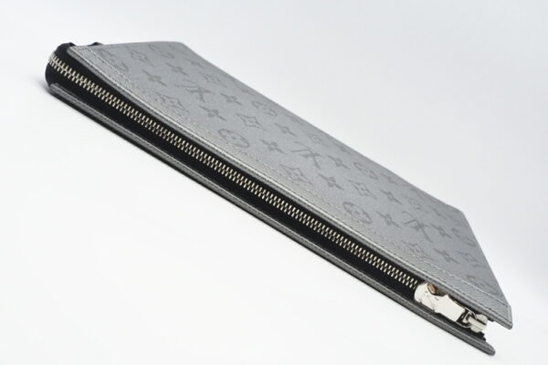 imgrc0095530887 Louis Vuitton Taigarama Voyage MM Clutch Bag Silver