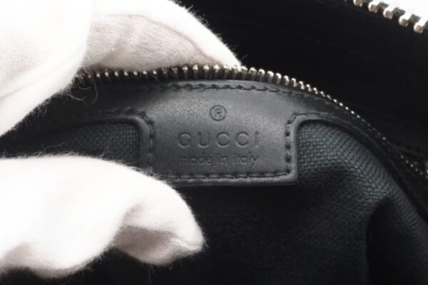 imgrc0095531891 Gucci GG Supreme Messenger Bag Black Gray