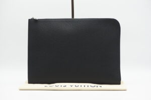 imgrc0095693373 Louis Vuitton Mahina Portefeuille Iris Trifold Wallet Compact Wallet Noir