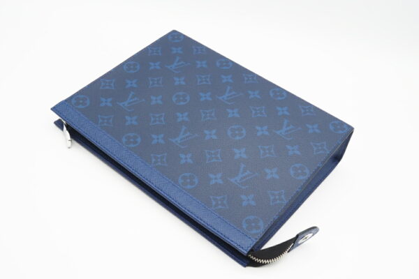 imgrc0096488780 Louis Vuitton Taigarama Pochette Voyage MM Clutch Bag Blue