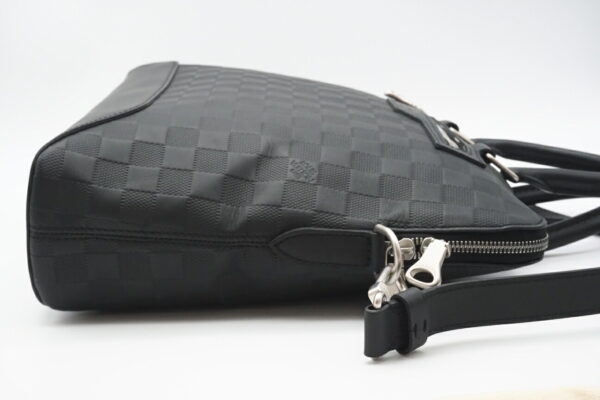 imgrc0096940155 Louis Vuitton Damier Infini Avenue Briefcase Black