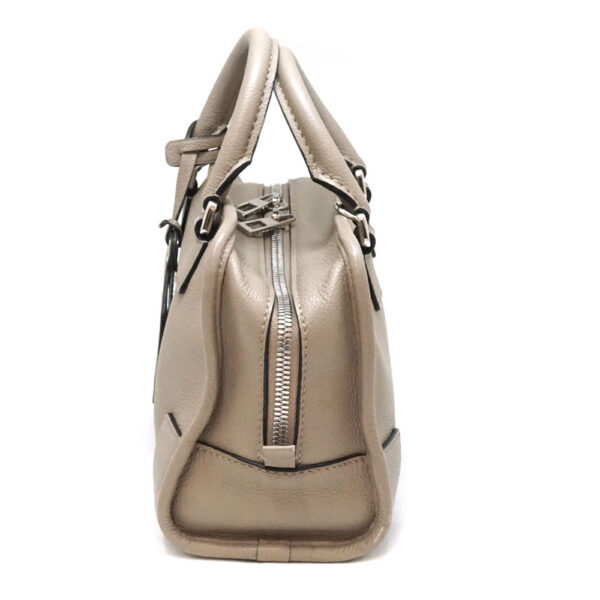 imgrc0097075753 Loewe Amazona 23 Handbag Greige Beige