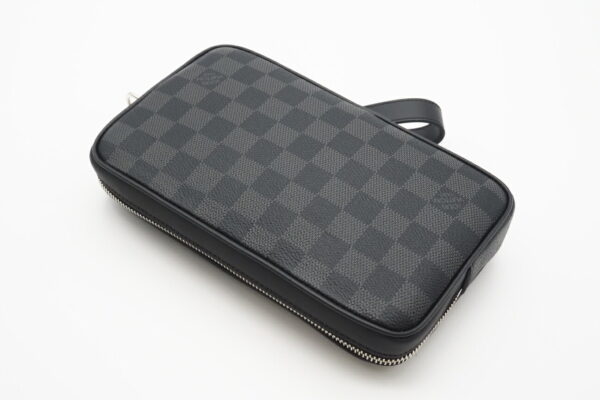 imgrc0097934575 Louis Vuitton Damier Graphite Alpha Clutch Bag Black Gray