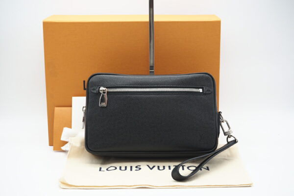 imgrc0098669728 Louis Vuitton Taiga Pochette Kasai Bag Black