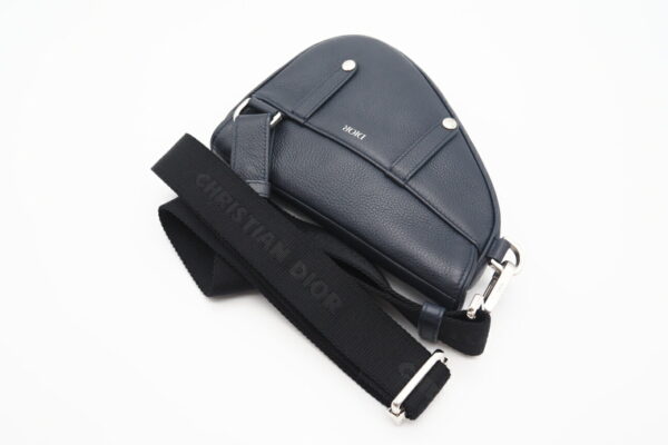 imgrc0098669772 Dior Saddle Leather Shoulder Bag Navy