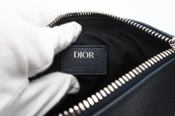 imgrc0098669783 Dior Saddle Leather Shoulder Bag Navy