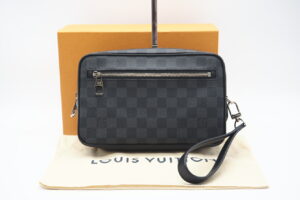 imgrc0098893358 Gucci Shoulder Bag Leather