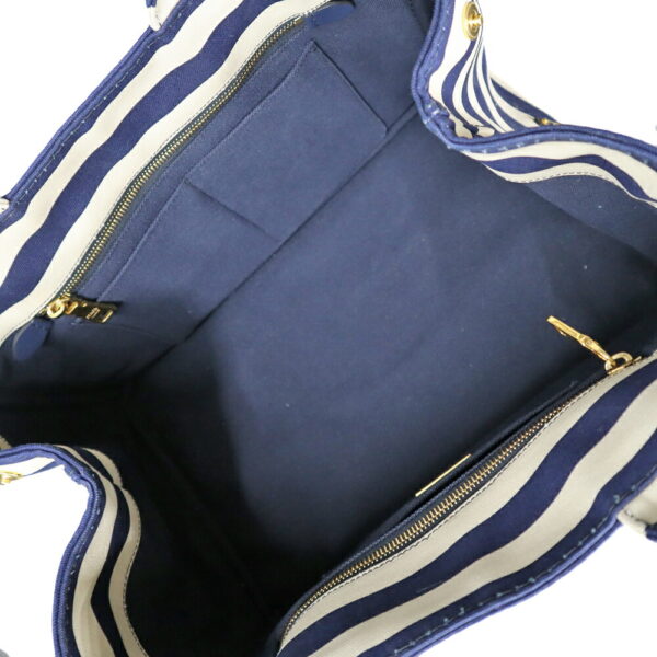 k22 235 8 Prada Canapa Tote Bag Border Canvas White Navy