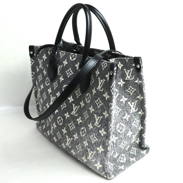 k24 394 1 396 Louis Vuitton On the Go MM Tote Bag Jacquard Denim Gray