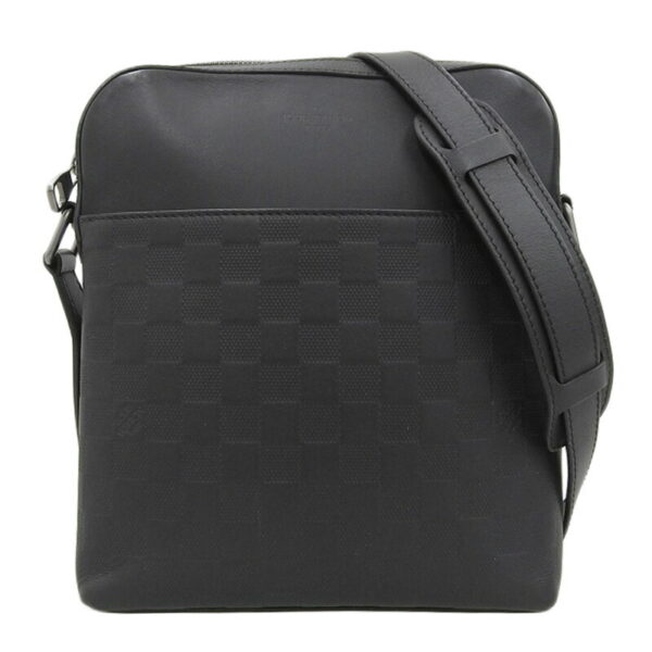 lv1588 1 Louis Vuitton District Pochette Damier Infini Leather Shoulder Bag Onyx