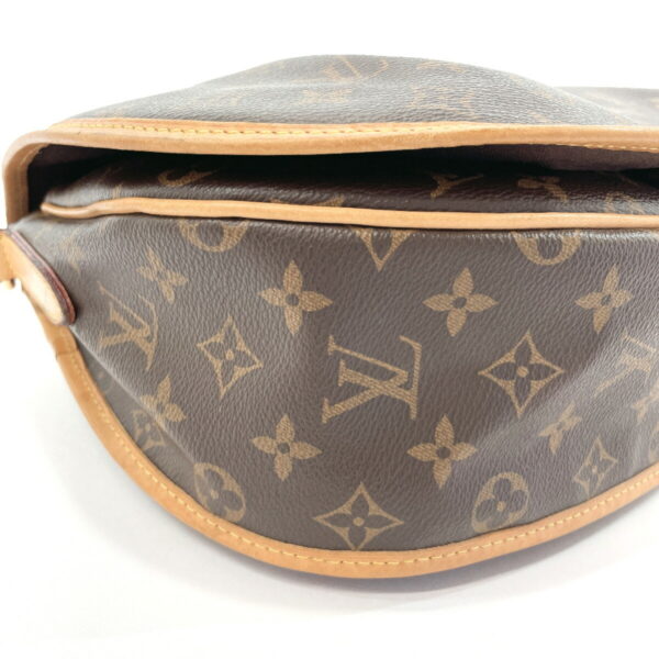 n2108537 6 Louis Vuitton Menilmontant MM Shoulder Bag Brown