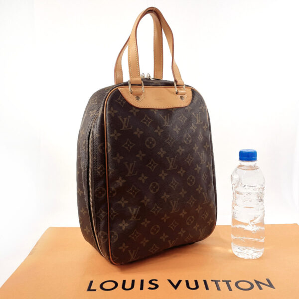 n3112888 2 Louis Vuitton Excursion Handbag Monogram Brown