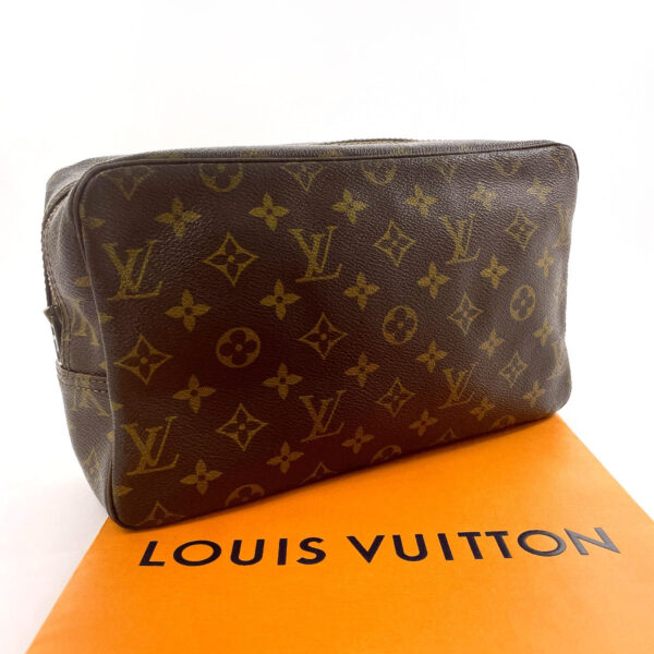 n4023930 2 Louis Vuitton True Toilette 28 Pouch Monogram Canvas Brown